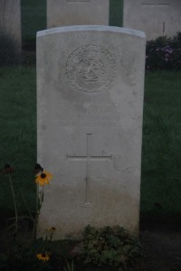 Aubigny Communal Cemetery Extension - Lloyd, R