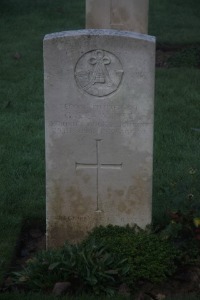 Aubigny Communal Cemetery Extension - Lyle, Geoffrey Samuel La Warre