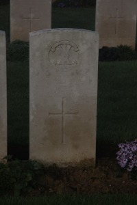 Aubigny Communal Cemetery Extension - MacQuhae, W