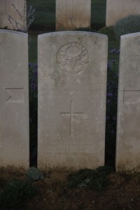 Aubigny Communal Cemetery Extension - MacKay, Eric William