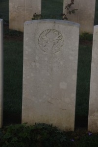 Aubigny Communal Cemetery Extension - MacKay, Frederick