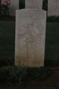 Aubigny Communal Cemetery Extension - Matts, H