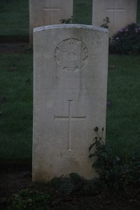 Aubigny Communal Cemetery Extension - McAra, Duncan