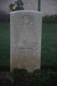 Aubigny Communal Cemetery Extension - McAra, R