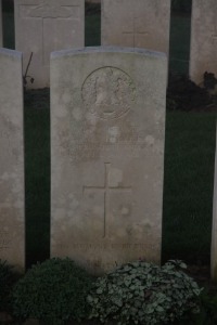 Aubigny Communal Cemetery Extension - McIntyre, Kenneth