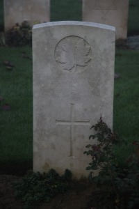 Aubigny Communal Cemetery Extension - McIvor, J A