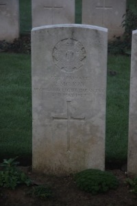 Aubigny Communal Cemetery Extension - McKay, R