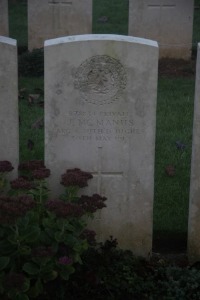 Aubigny Communal Cemetery Extension - McManus, J