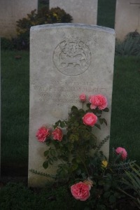 Aubigny Communal Cemetery Extension - Midgley, Walter Graham