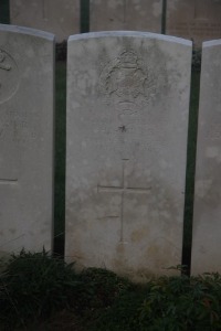 Aubigny Communal Cemetery Extension - Mills, H E