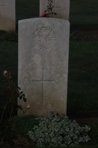 Aubigny Communal Cemetery Extension - Milne, W J