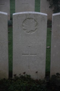 Aubigny Communal Cemetery Extension - Milner, F W