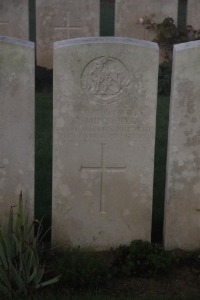 Aubigny Communal Cemetery Extension - Minshull, Charlie