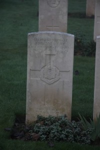 Aubigny Communal Cemetery Extension - Moore, Percy