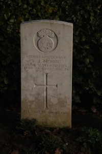 Aubigny Communal Cemetery Extension - Moore, Samuel Johnston