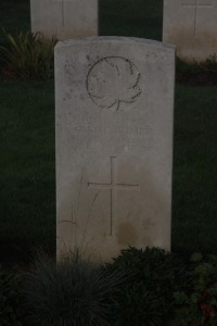 Aubigny Communal Cemetery Extension - Mortimer, G J