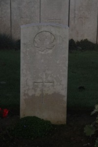 Aubigny Communal Cemetery Extension - Moulding, J J