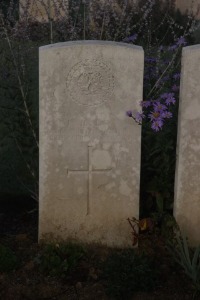 Aubigny Communal Cemetery Extension - Murray, R