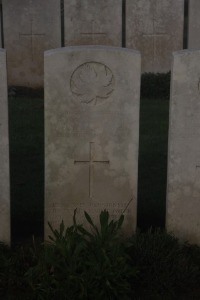 Aubigny Communal Cemetery Extension - Myers, Kenneth