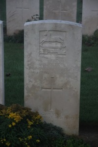 Aubigny Communal Cemetery Extension - Nurse, H E