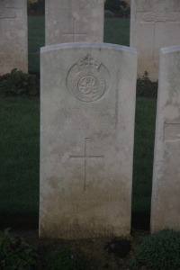 Aubigny Communal Cemetery Extension - Oliphant, E W