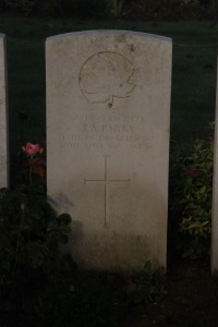 Aubigny Communal Cemetery Extension - Parry, J A