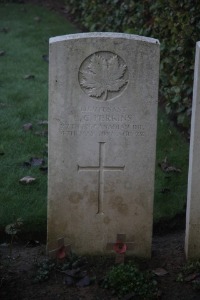 Aubigny Communal Cemetery Extension - Perkins, Lewis Clarence