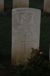 Aubigny Communal Cemetery Extension - Ponting, A J