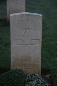 Aubigny Communal Cemetery Extension - Porteous, W