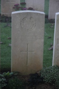 Aubigny Communal Cemetery Extension - Preston, H L