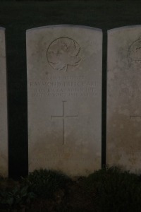 Aubigny Communal Cemetery Extension - Pritchard, Raymond