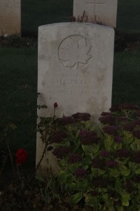 Aubigny Communal Cemetery Extension - Pryke, Herbert Charles