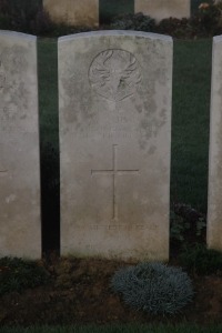 Aubigny Communal Cemetery Extension - Quinn, Michael