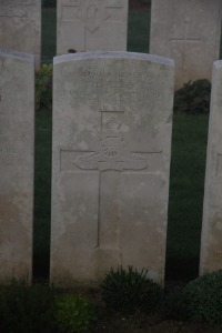 Aubigny Communal Cemetery Extension - Rees, H