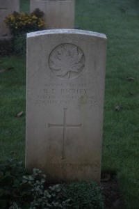 Aubigny Communal Cemetery Extension - Richey, Robert Edwin