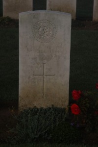 Aubigny Communal Cemetery Extension - Robertson, W