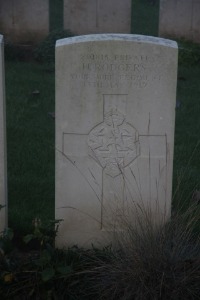 Aubigny Communal Cemetery Extension - Rodgers, H