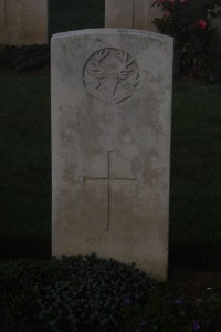 Aubigny Communal Cemetery Extension - Ross, Robert Munro