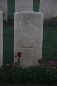 Aubigny Communal Cemetery Extension - Russell, David