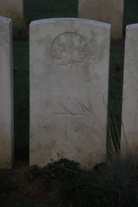 Aubigny Communal Cemetery Extension - Russell, John Griffith