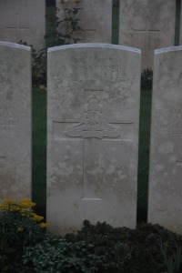 Aubigny Communal Cemetery Extension - Saunders, A W