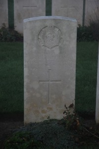 Aubigny Communal Cemetery Extension - Scuffham, Harry Bruton