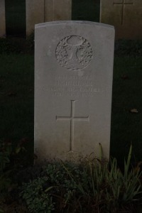 Aubigny Communal Cemetery Extension - Sinclair, H