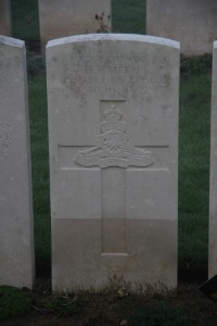 Aubigny Communal Cemetery Extension - Smith, H