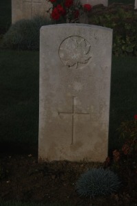 Aubigny Communal Cemetery Extension - Smith, R