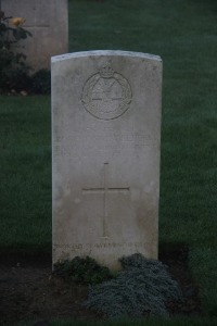 Aubigny Communal Cemetery Extension - Swindlehurst, Robert