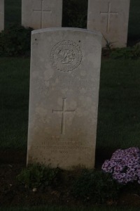 Aubigny Communal Cemetery Extension - Tandy, Leslie Charles