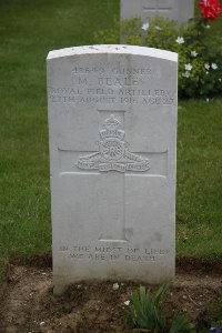 Gordon Dump Cemetery Ovillers-La Boisselle - Beales, M