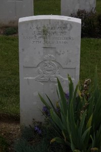 Gordon Dump Cemetery Ovillers-La Boisselle - Bennett, J