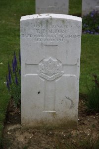 Gordon Dump Cemetery Ovillers-La Boisselle - Bolton, T